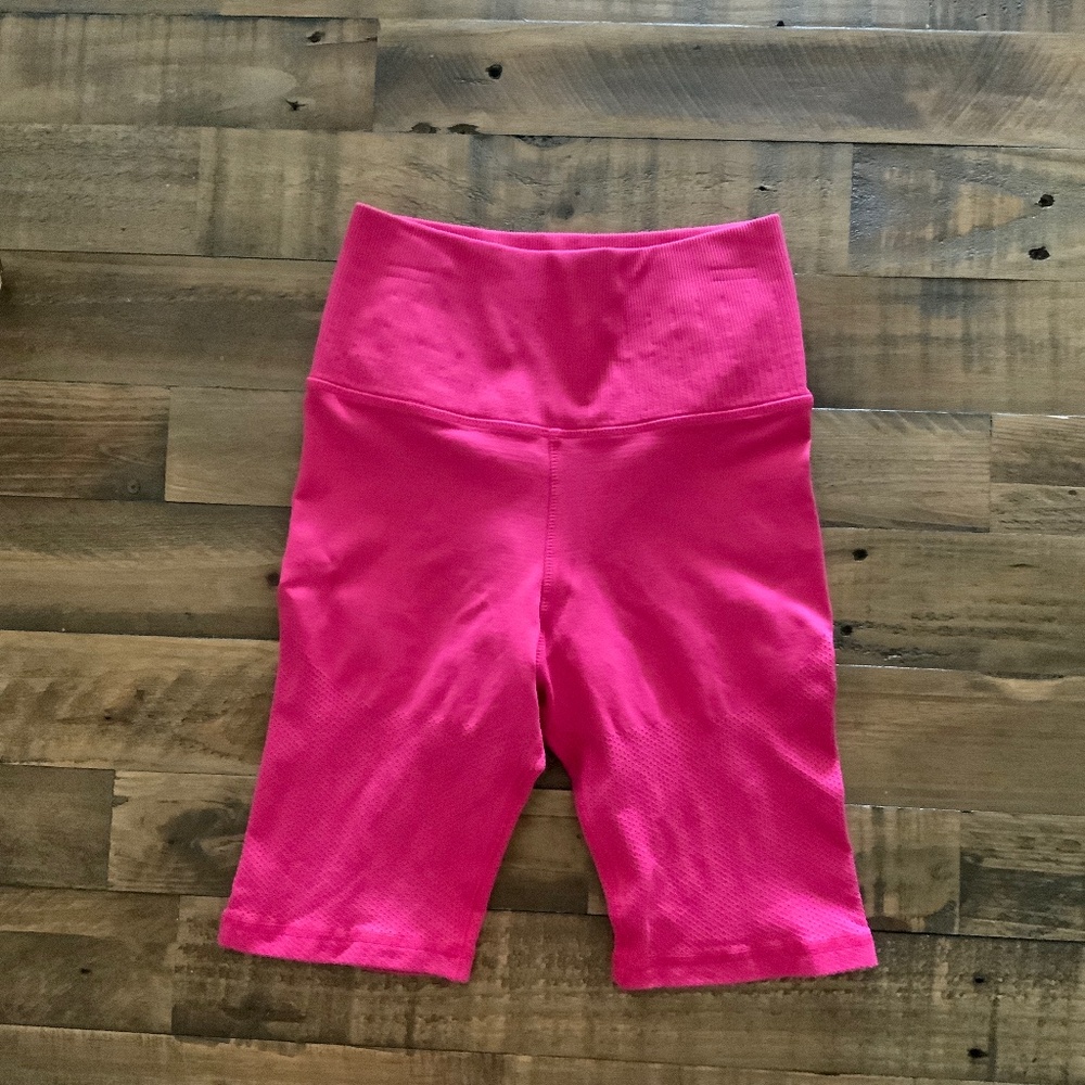 Avocado Mesh Biker Short. Pink. XS/S